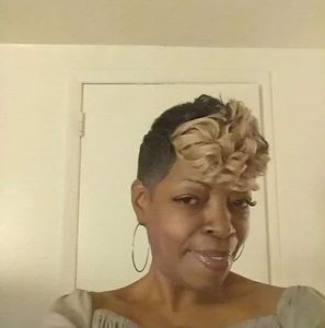 Meet your Posher, Denise